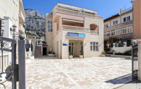 Stunning apartment in Tucepi with